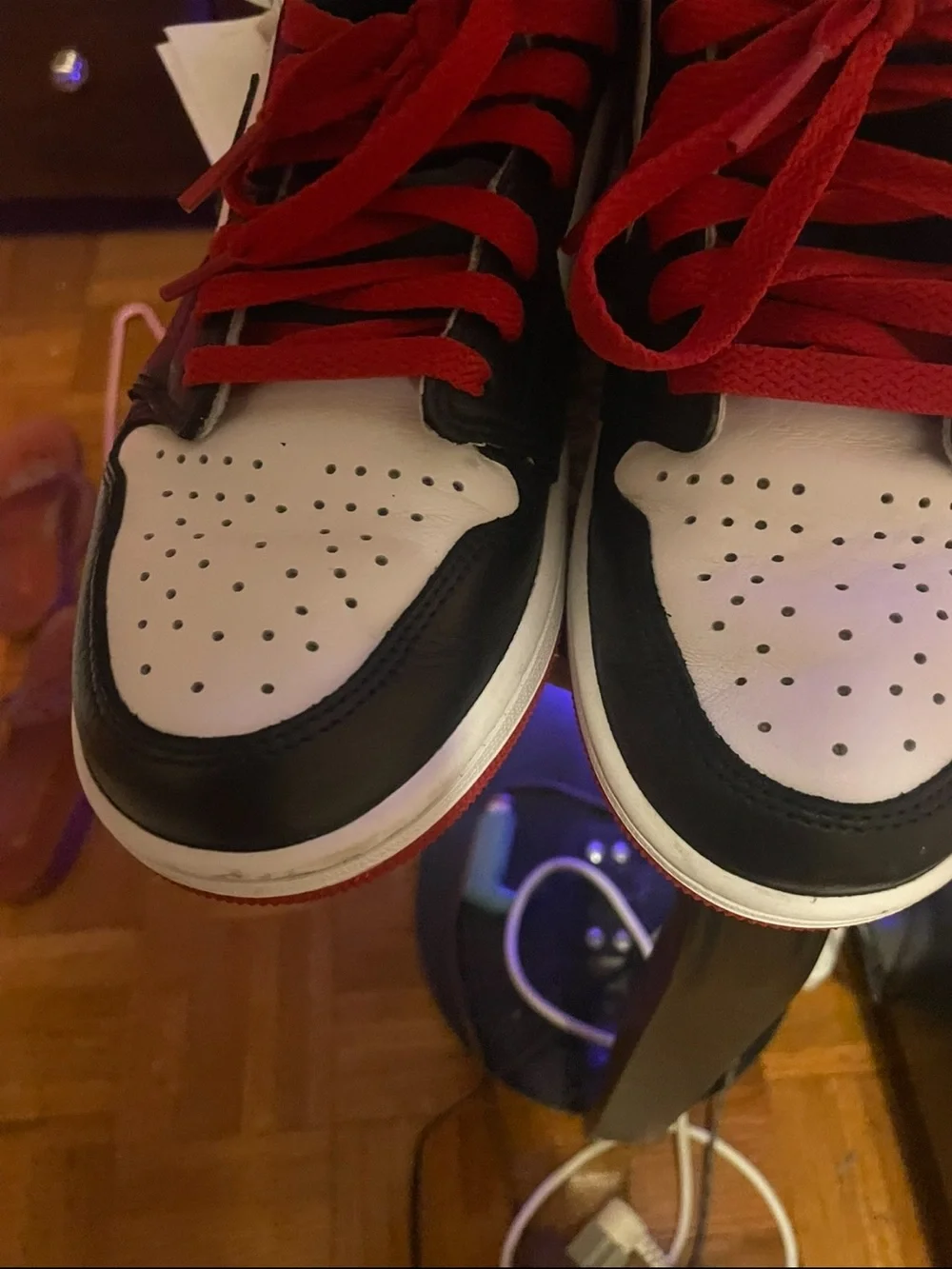 Jordan Low Top Sneaker - White / Black / Red